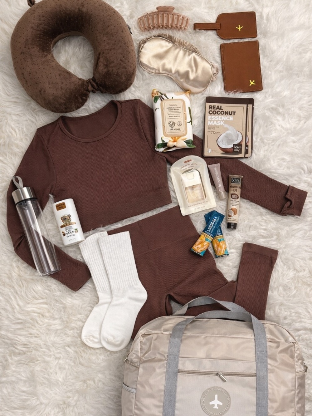 Travel Comfort Bundle Taupe Brown Neutral Set NWT Pillow Bag Skincare Essentials - Picture 2 of 10